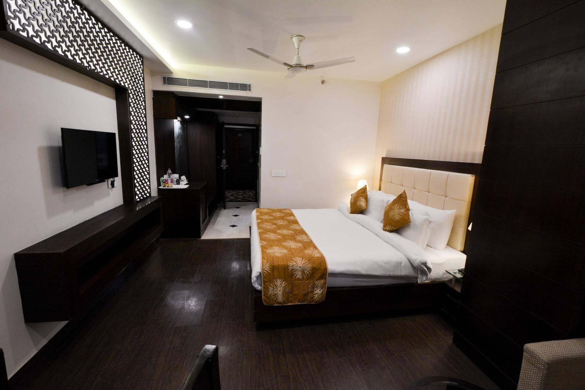 The Westinn Varanasi Exterior photo